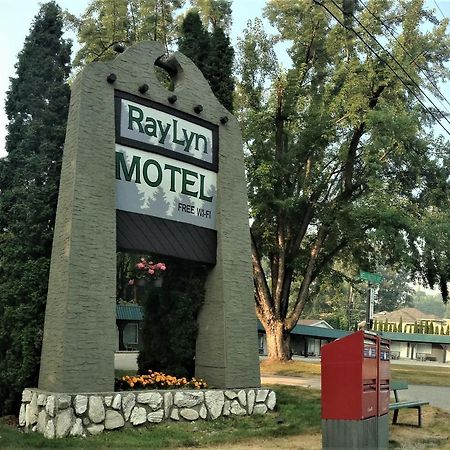 Ray Lyn Motel Trail Екстериор снимка