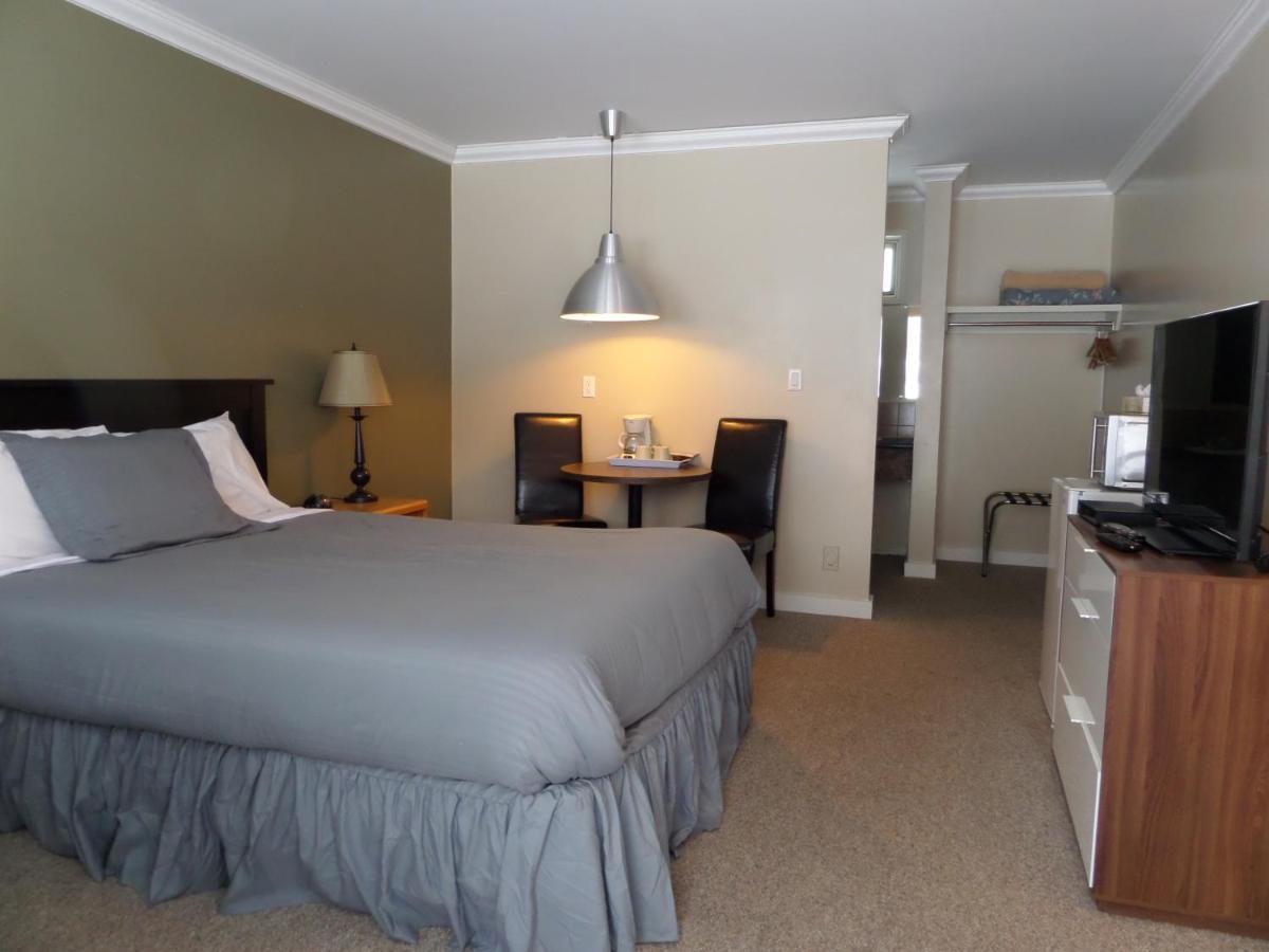 Ray Lyn Motel Trail Екстериор снимка