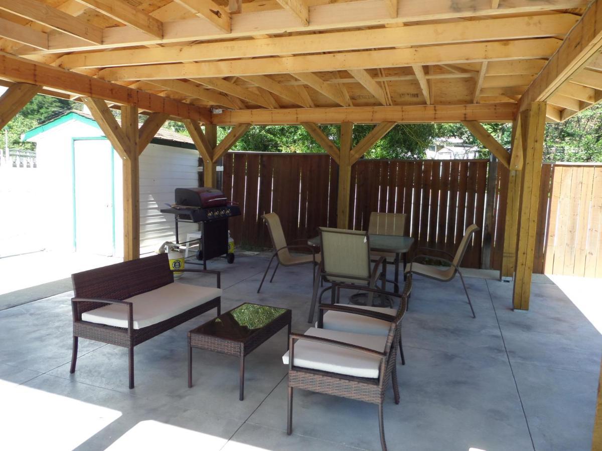 Ray Lyn Motel Trail Екстериор снимка